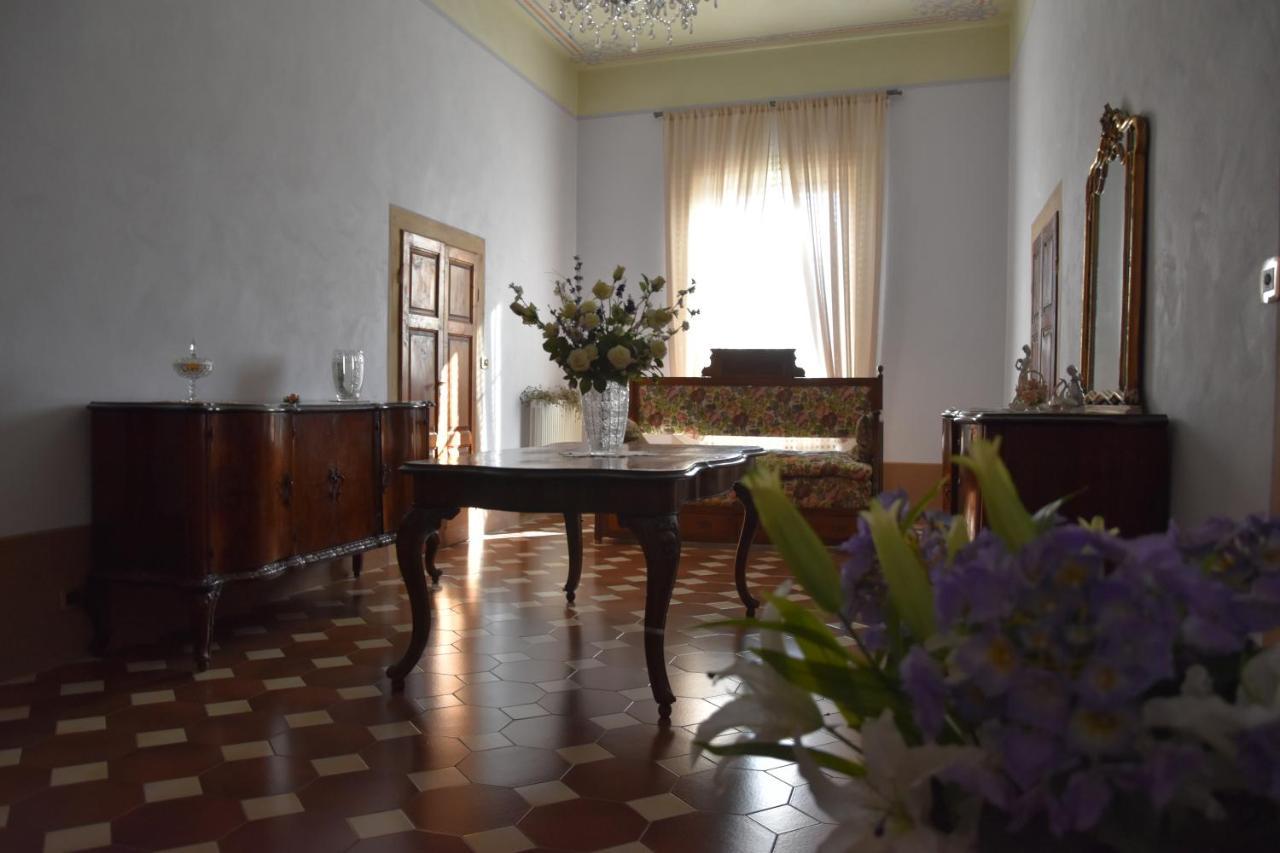 Portale Dei Soli - Room & Breakfast Rolo 外观 照片
